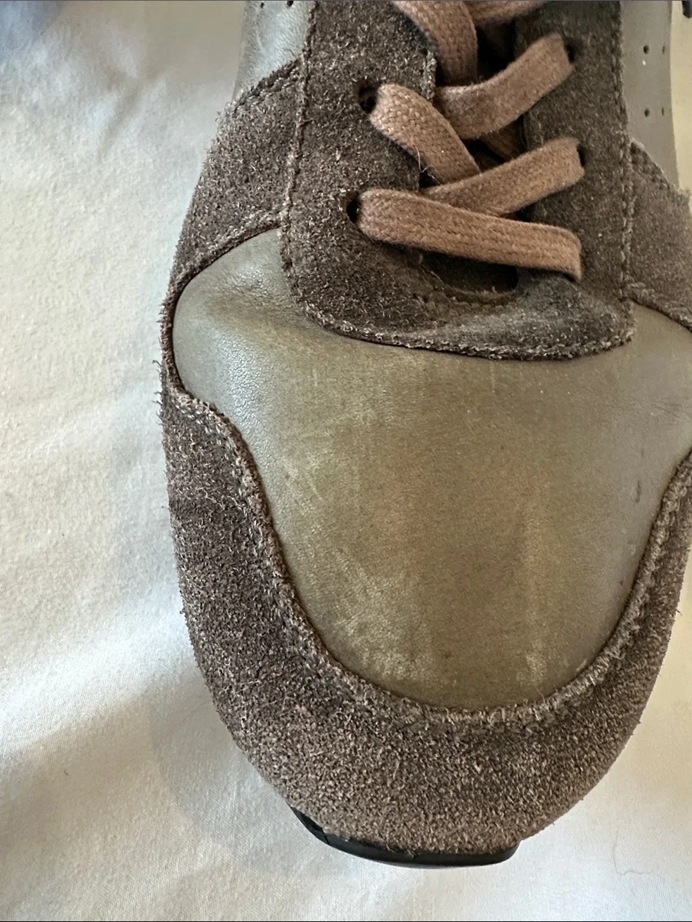 Banana Republic low top